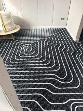 gehele woning voorzien van vloerverwarming